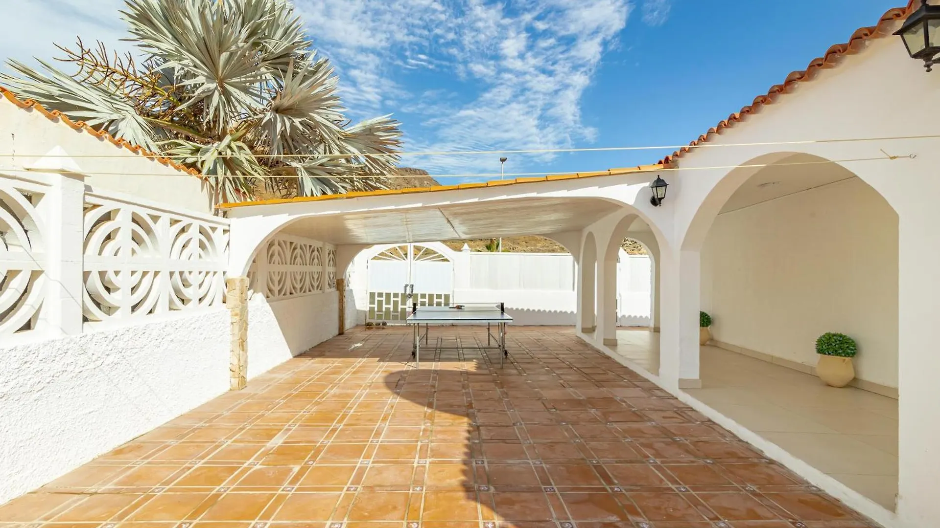 Villa Canarian Holiday Home - Casa Feliz Mogan